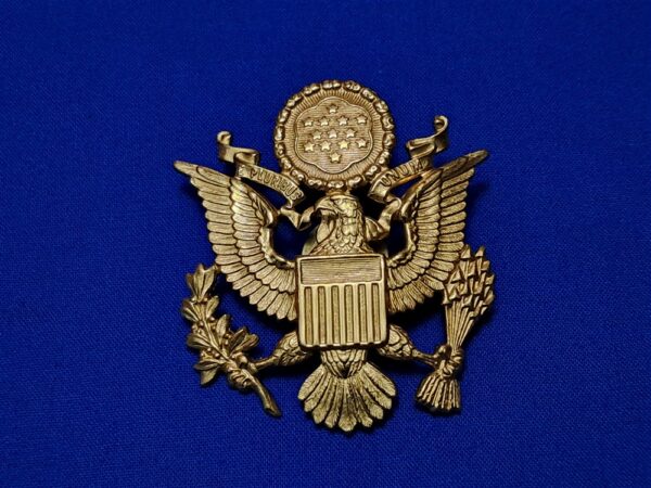 army-officer-insignia vietnam-war-era-officers-visor-cap-eagle-by-meyer-22-marked-1966-to-1973-unissued