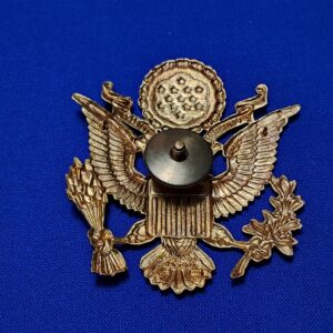 vietnam-war-era-officers-visor-cap-eagle-by-meyer-22-marked-1966-to-1973-unissued