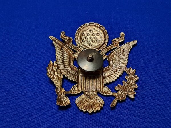 vietnam-war-era-officers-visor-cap-eagle-by-meyer-22-marked-1966-to-1973-unissued