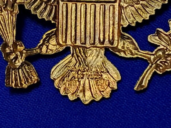 vietnam-war-era-officers-visor-cap-eagle-by-meyer-22-marked-1966-to-1973-unissued