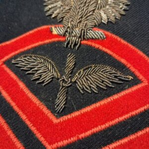 world-war-two-dress-blue-naval-chevron-rank-for-chief-petty-officer-bullion-eagle-and-wings-with-propeller-red-felt-stripes