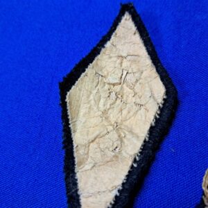 world-war-two-french-set-of insignia-extras-original-collar-and-sleeve-stripe