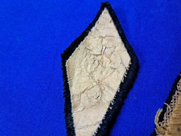 world-war-two-french-set-of insignia-extras-original-collar-and-sleeve-stripe
