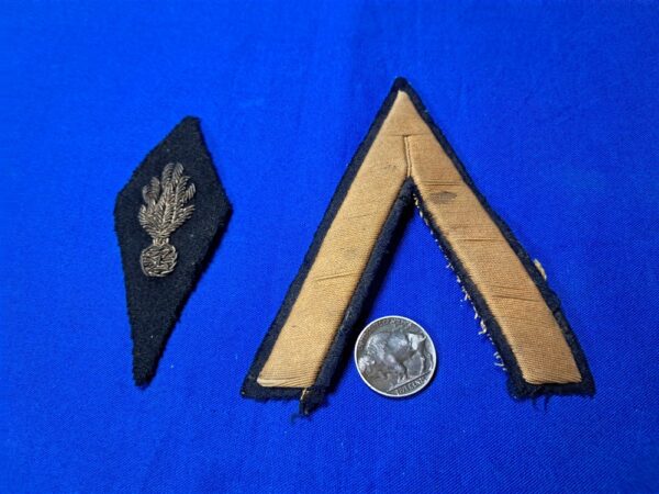 world-war-two-french-set-of insignia-extras-original-collar-and-sleeve-stripe