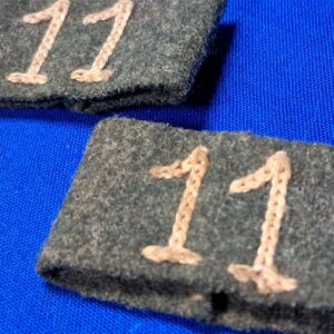 world-war-two-german-shoulder-board-slip-on-regimental-numbers-infantry-white-chain-stitched-on-wool