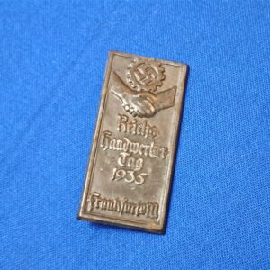 world-war-two-workers-front-dutch-german-tinnie-pin-1935-dated-steel