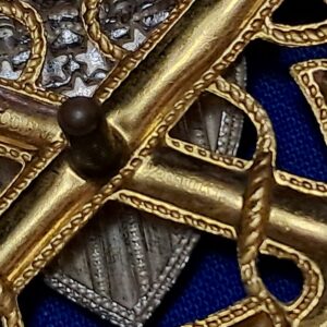 korean-war-era-gemsco-manufactured-naval-visor-cap-eagle-in-sterling-and-gold-excellent-details