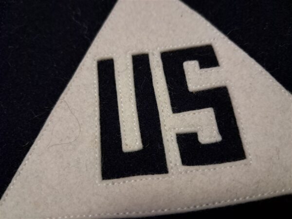 world-war-two-non-combatant-sleeve-patch-for-battlefield-use-and-identification-large-white-triangle-on-blue-felt
