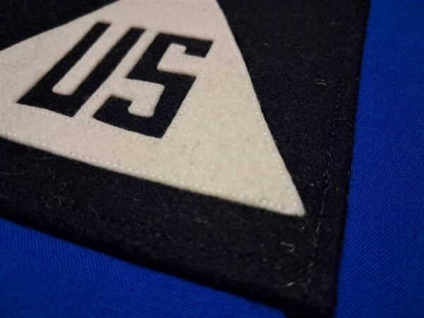 world-war-two-non-combatant-sleeve-patch-for-battlefield-use-and-identification-large-white-triangle-on-blue-felt