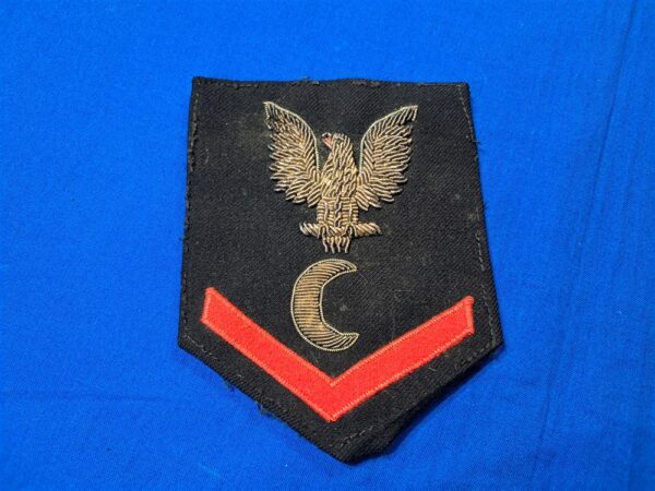 world-war-two-naval-chevron-petty-officer-3rd-class-in-dress-bullion-with-silver-eagle-and-red-felt-stripe