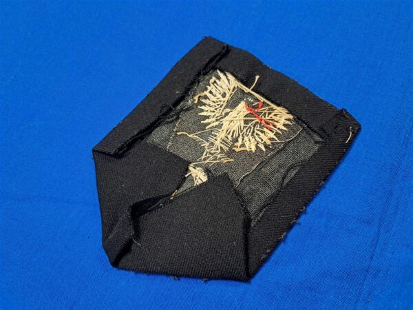 world-war-two-naval-chevron-petty-officer-3rd-class-in-dress-bullion-with-silver-eagle-and-red-felt-stripe