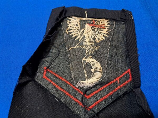 world-war-two-naval-chevron-petty-officer-3rd-class-in-dress-bullion-with-silver-eagle-and-red-felt-stripe