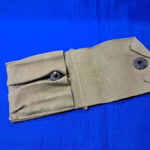 world-war-two-mint-unissued-m-1911-magazine-clip-pouch-1942-dated-for-pistol-belt