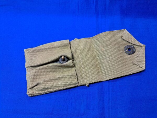 world-war-two-mint-unissued-m-1911-magazine-clip-pouch-1942-dated-for-pistol-belt