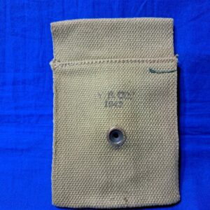 world-war-two-mint-unissued-m-1911-magazine-clip-pouch-1942-dated-for-pistol-belt