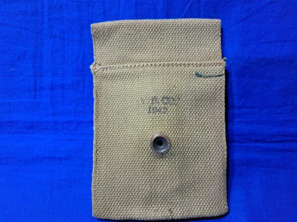 world-war-two-mint-unissued-m-1911-magazine-clip-pouch-1942-dated-for-pistol-belt