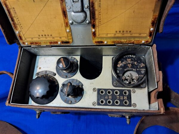 japanese-field-walkie-talkie-transceiver-with-carry-leather-case-and-strap-rare-missing-part-model-96-4