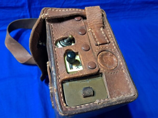 japanese-field-walkie-talkie-transceiver-with-carry-leather-case-and-strap-rare-missing-part-model-96-4