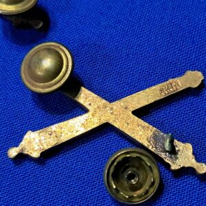 world-war-two-officers-artillery-collar-insignia-meyer-made-screw-back-early-design-matched-set