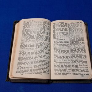 wrold-war-two-new-testiment-bible-by-gidions-dated-1941-early-pre-war-issue-pocket-size