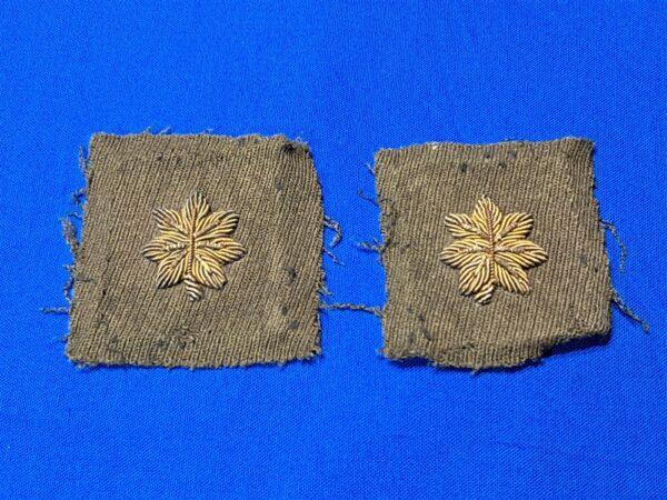 world-war-two-majors-rank-insignia-in-gold-bullion-on-dress-green-uniform-material-matched-set