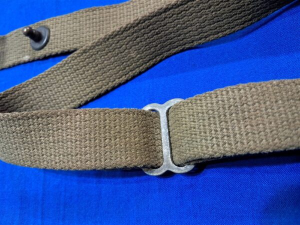 world-war-two-carbine-sling-for-the-rifle-web-mid-war-issue-unmarked-in-light-o-d-shade-early-horseshoe-end-caps