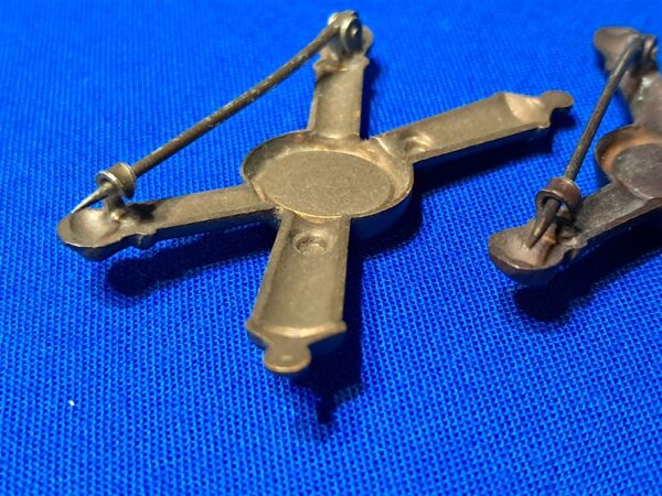 world-wr-one-officers-coastal-artillery-collar-insignia-bronzed-matched-set