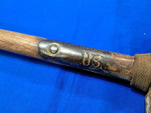 world-war-two-shovel-m-1910-pattern-early-with-used-cover-1943-dated-t-handle-type