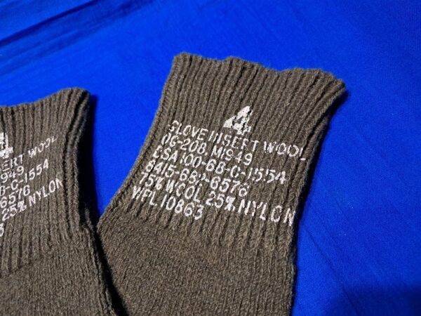 vietnam-war-gloves-insert-wool-1968-dated-size-4-unissued-mint-condition