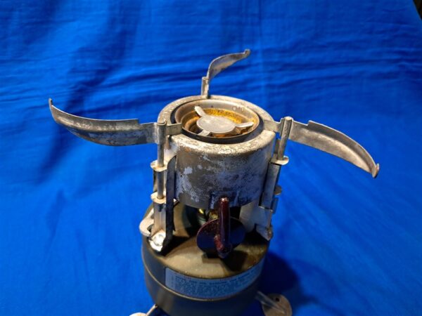 korean-war-camp-field-stove-m-1950-type-unissued-mint-condition-unused-original-paint-and-canister-with-technical-manual-1952-dated