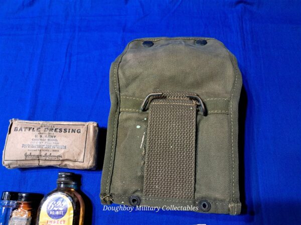 world-war-two-marine-corps-first-1st-aid-pouch-jungle-type-belt-issue-full-of-original-items-used-excellent-1944