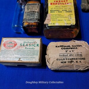 world-war-two-marine-corps-first-1st-aid-pouch-jungle-type-belt-issue-full-of-original-items-used-excellent-1944