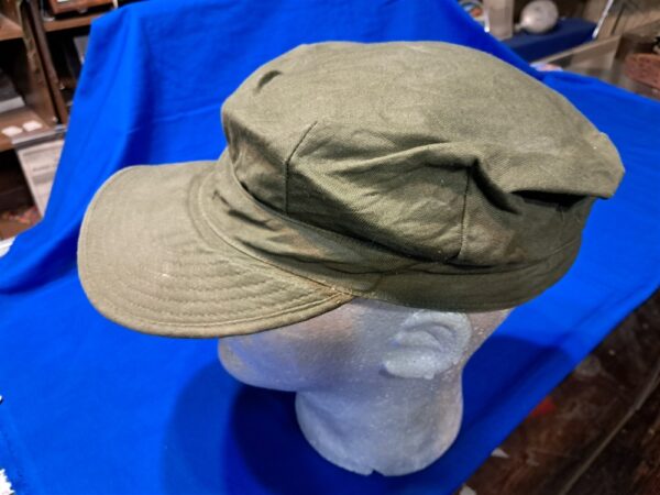 Vietnam-war-era-1962-dated-utility-hat-cotton-size-7-and-a-quarter-with-tag