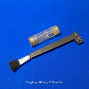 vietnam-war-m-79-grenade-launcher-tools-oil-bottle-and-combination-brush-original-excellent