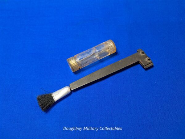vietnam-war-m-79-grenade-launcher-tools-oil-bottle-and-combination-brush-original-excellent