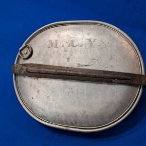 world-war-one-1910-pattern-mess-kit-with-trench-art-of-soldier-initials-on-top-and-bottom-utensils-including