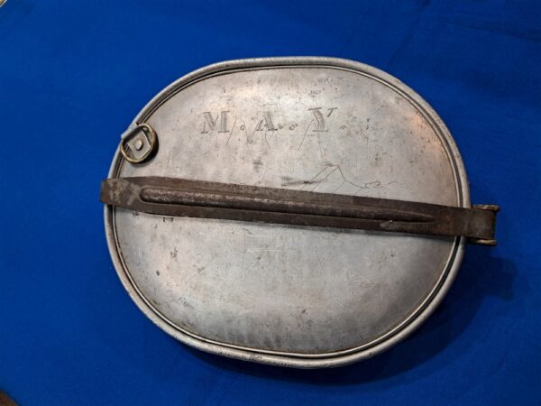mess-kit-wwi world-war-one-1910-pattern-mess-kit-with-trench-art-of-soldier-initials-on-top-and-bottom-utensils-including