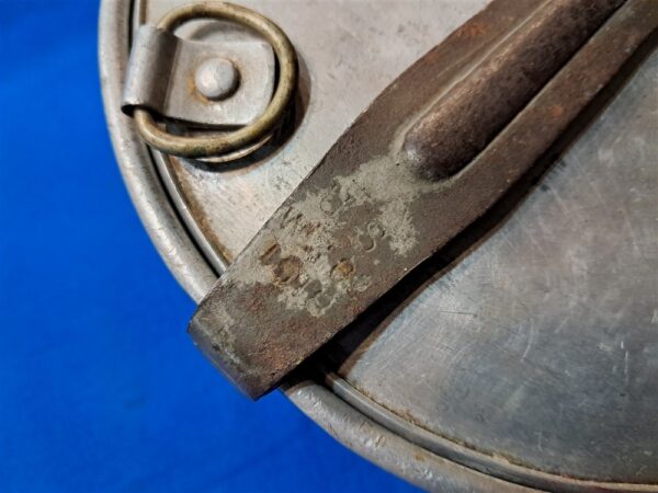 world-war-one-1910-pattern-mess-kit-with-trench-art-of-soldier-initials-on-top-and-bottom-utensils-including
