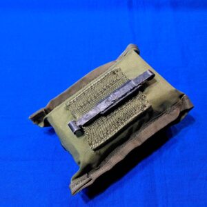 vietnam-war-1973-dated-bandage-first-aid-pouch-with-contents-including-burn-powder-and-gauze