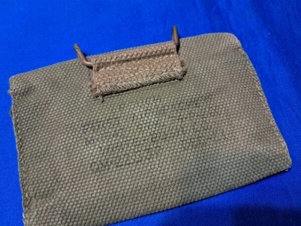 korean-war-1953-dated-first-aide-pouch-by-white-bush-company-excellent-condition