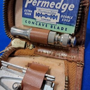 vietnam-war-era-small-shave-kit-by-gillette-for-hygine-field-kit-of-soldiers