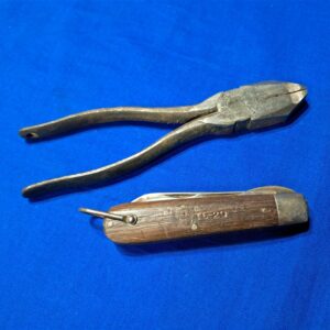 world-war-two-signal-corps-linesman-plier-set-for-field-radio-wire-set-up-and-other-duties-canvas-waterproof case