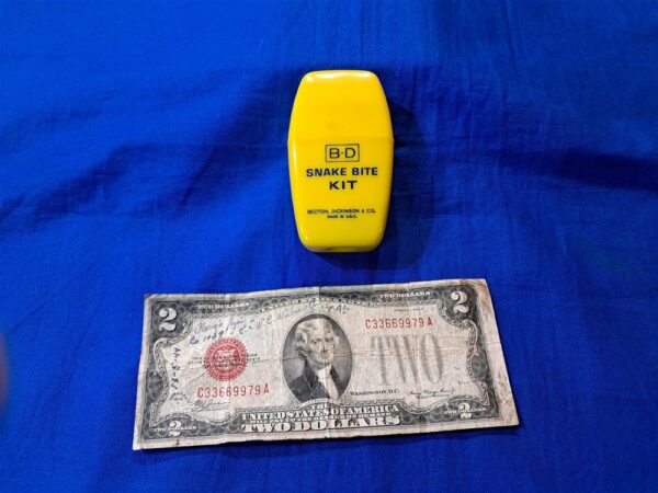 vietnam-war-era-jungle-snake-bites-kit-for-pouch-bright-yellow