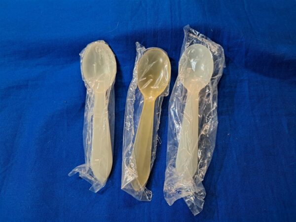 vietnam-war-set-of-tree-c-ration-spoons-for-helmets-and-components-plastic-in-original-wrap