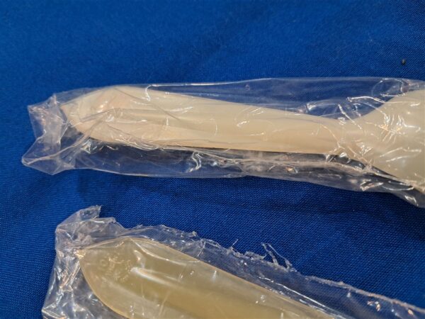 vietnam-war-set-of-tree-c-ration-spoons-for-helmets-and-components-plastic-in-original-wrap