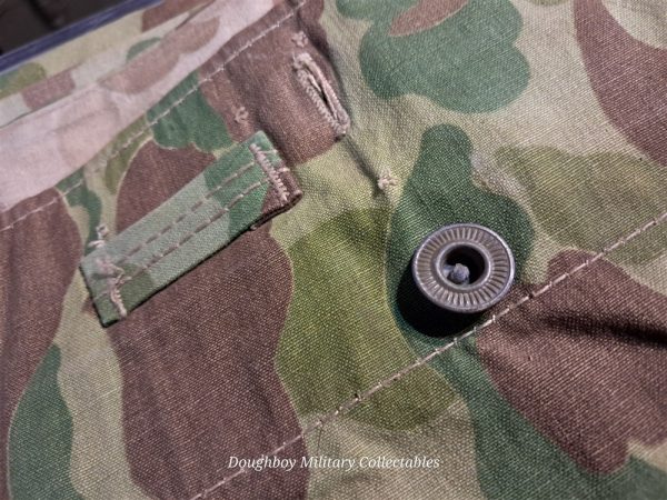 world-war-two-original-near-mint-unissued-marine-corps-camo-shelter-half-complete-with-parts-and-straps-frog