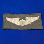 vietnam-war-early-flight-jacket-pair-of-embroidered-wings-on-nylon-rayon-material-full-size-white-uniform-removed