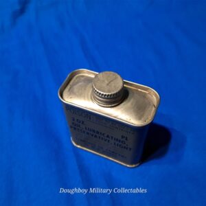 world-war-two-rifle-oil-2-ounce-can-for-cartridge-belt-in-the-battlefield-1944-dated