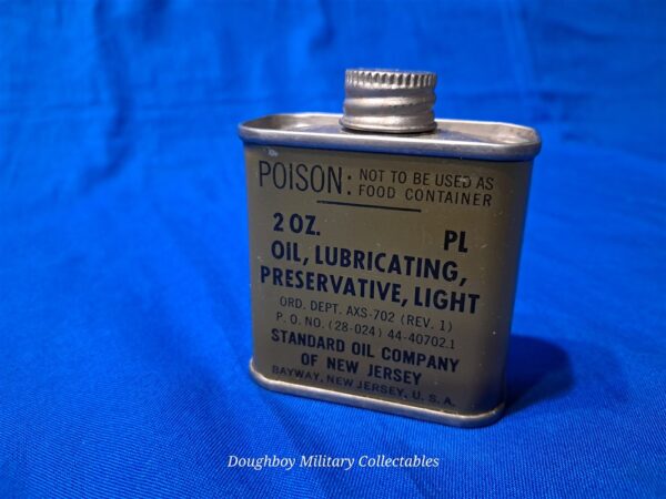 world-war-two-rifle-oil-2-ounce-can-for-cartridge-belt-in-the-battlefield-1944-dated
