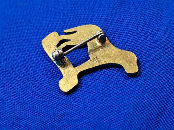world-war-two-missouri-203rd-coastal-artillery-unit-insignia-with-hound-dog-excellent-condition